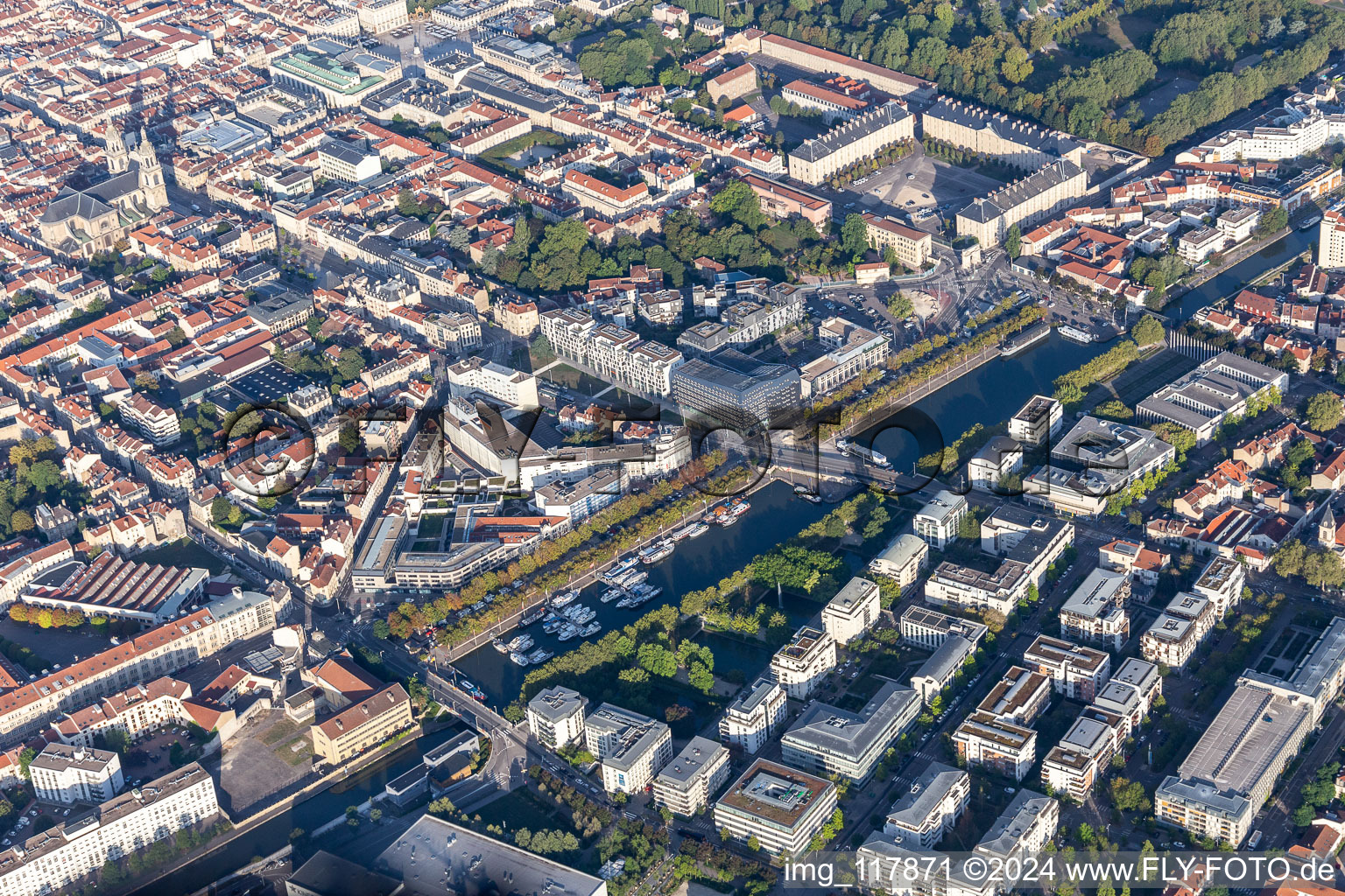 Vue aérienne de Port de plaisance Nancy Saint Georges à Nancy dans le département Meurthe et Moselle, France