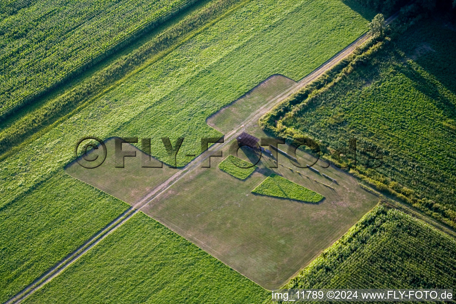 Vue aérienne de Aérodrome modèle à Hatzenbühl dans le département Rhénanie-Palatinat, Allemagne