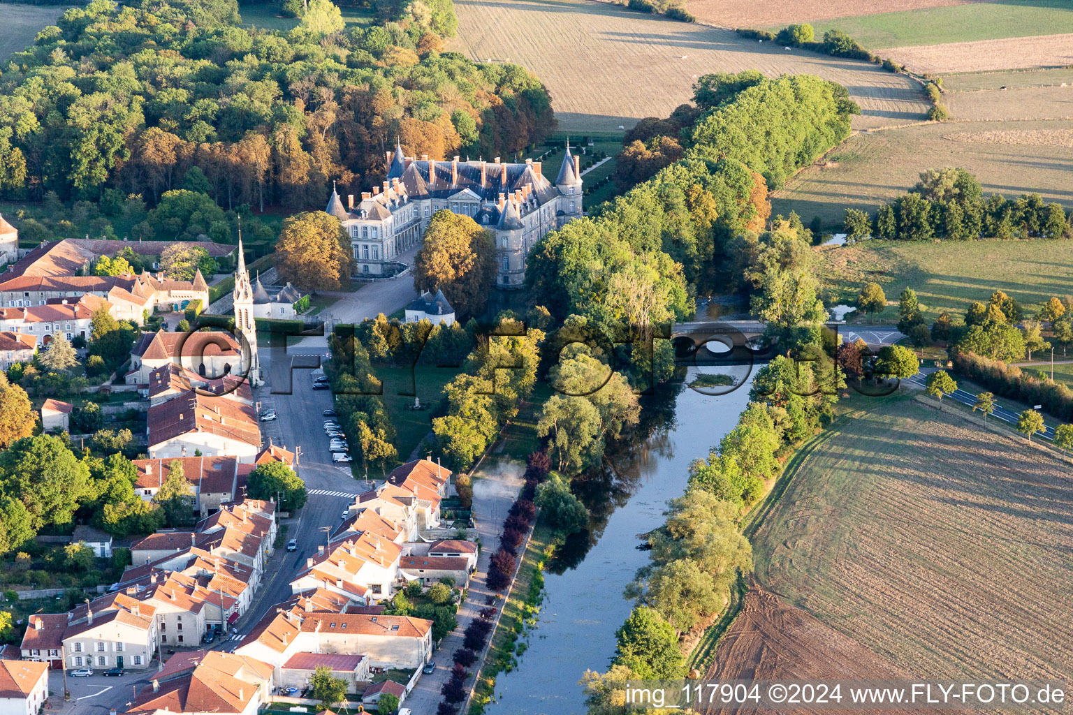 Vue oblique de Château de Haroué à Haroué dans le département Meurthe et Moselle, France