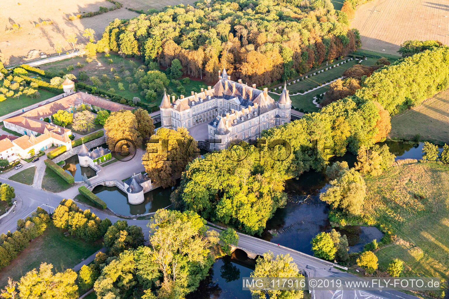 Château de Haroué à Haroué dans le département Meurthe et Moselle, France depuis l'avion