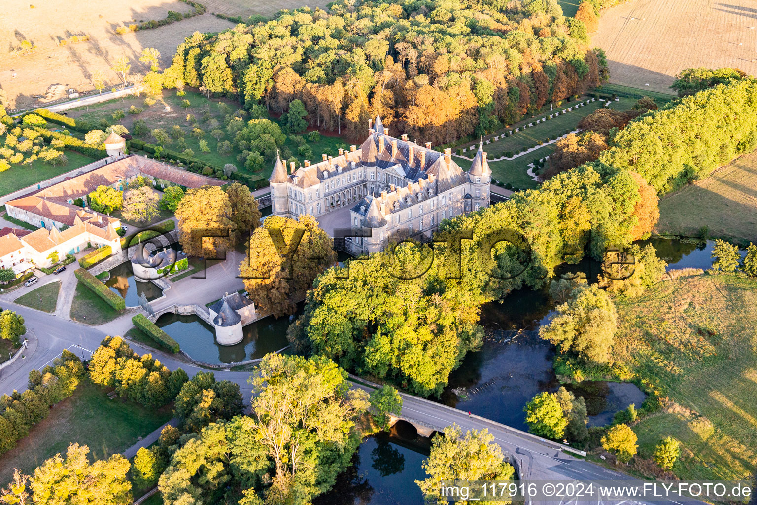 Château de Haroué à Haroué dans le département Meurthe et Moselle, France depuis l'avion