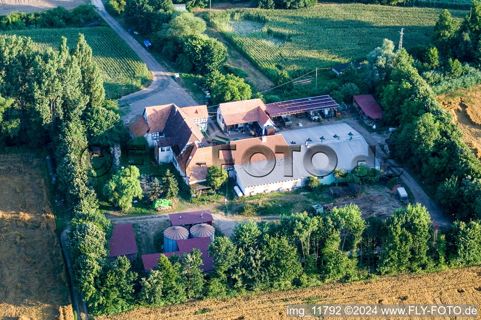 À Erlenbach, Leistenmühle à Kandel dans le département Rhénanie-Palatinat, Allemagne vue d'en haut