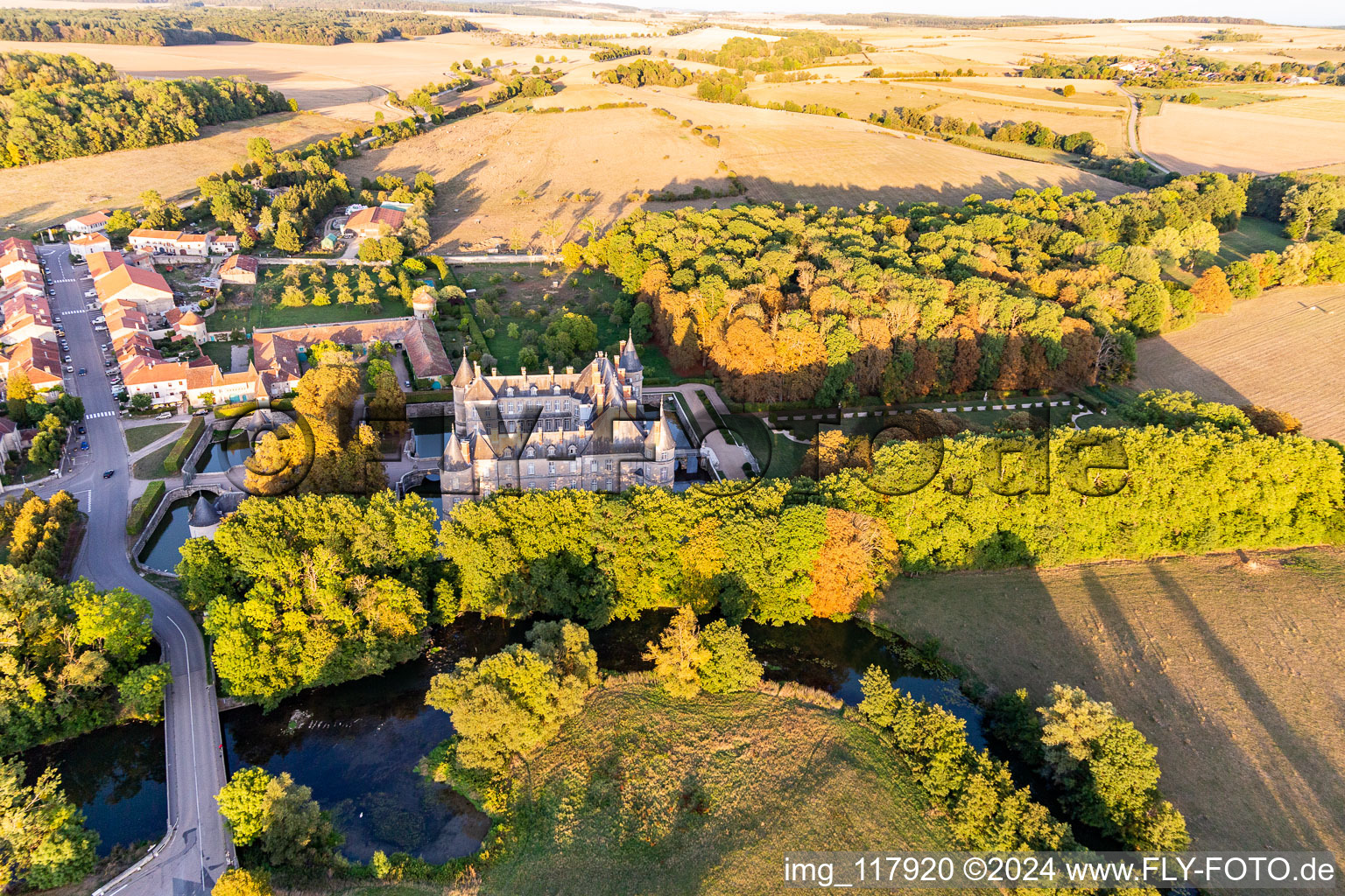 Vue d'oiseau de Château de Haroué à Haroué dans le département Meurthe et Moselle, France