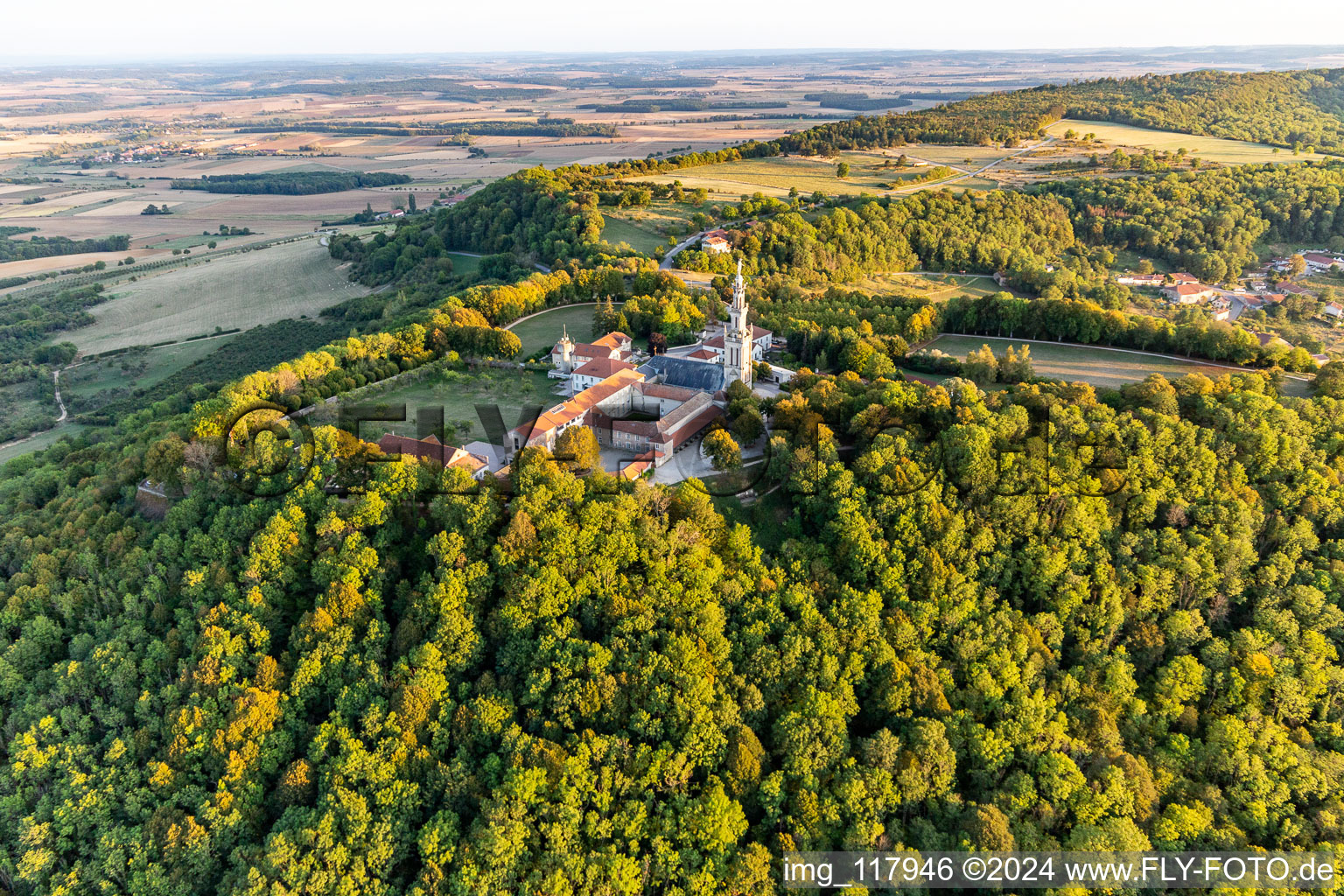 Basilique de Sion à Saxon-Sion dans le département Meurthe et Moselle, France vue d'en haut