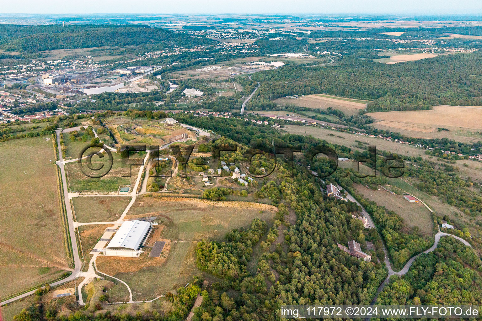 Vue aérienne de Aéroport Pont-Saint-Vincent à Pont-Saint-Vincent dans le département Meurthe et Moselle, France