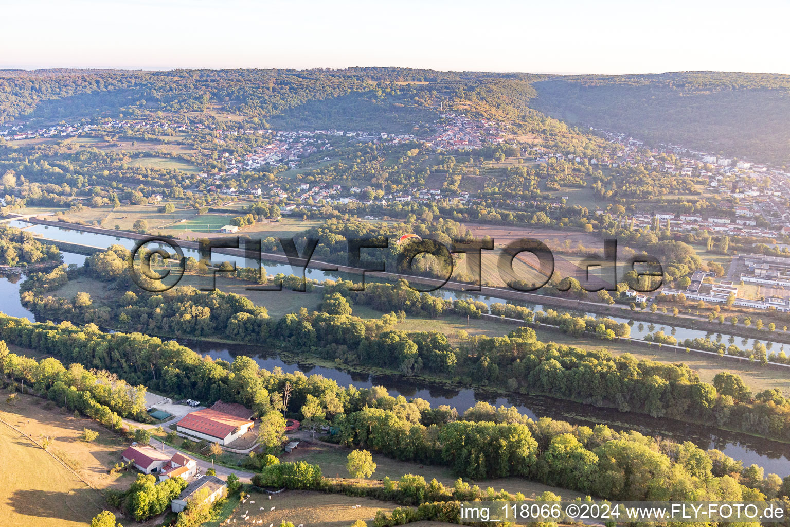 Vue aérienne de Fond du Val à Chaligny dans le département Meurthe et Moselle, France