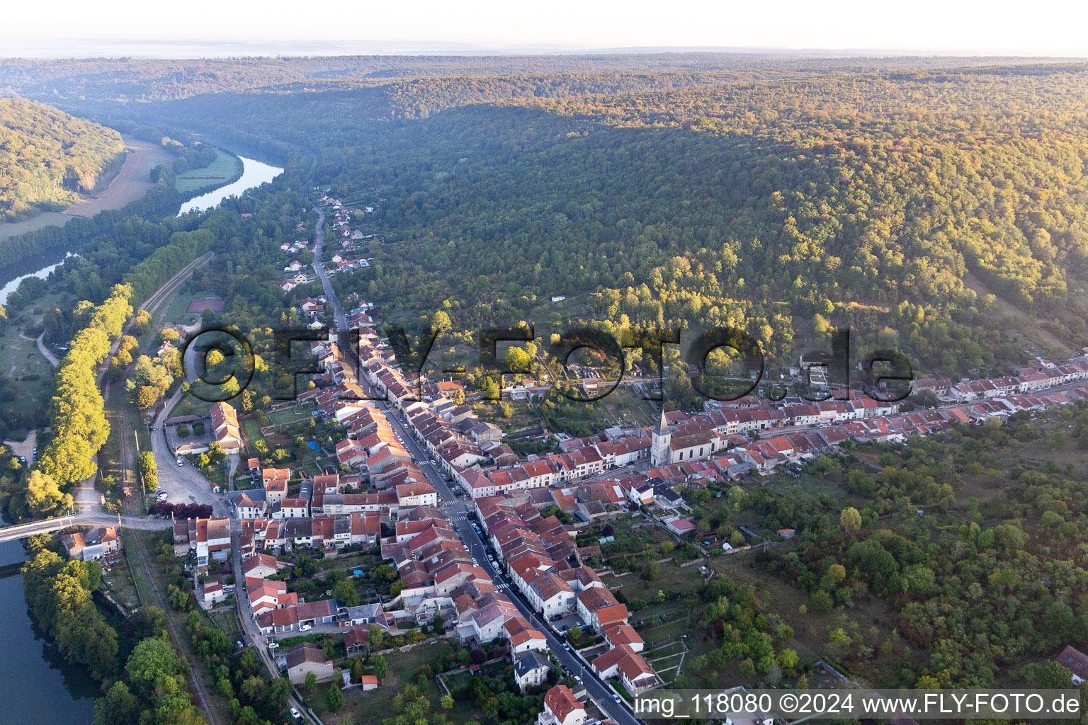 Vue aérienne de Maron dans le département Meurthe et Moselle, France