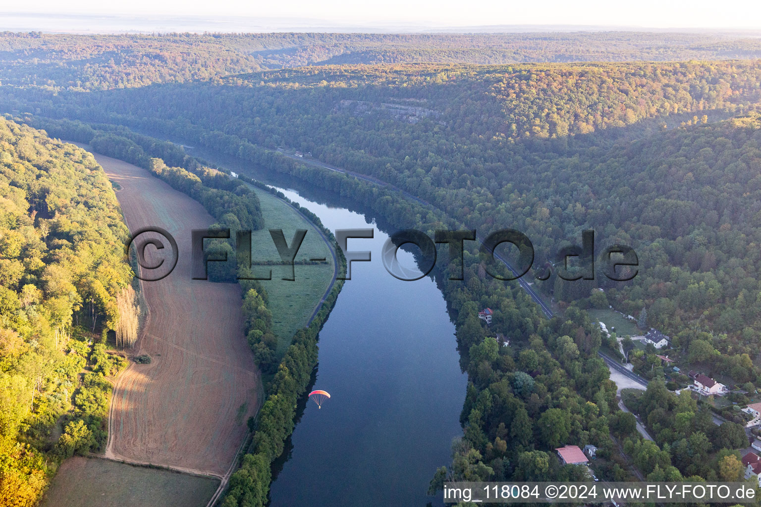 Vue aérienne de Moselle à Sexey-aux-Forges dans le département Meurthe et Moselle, France