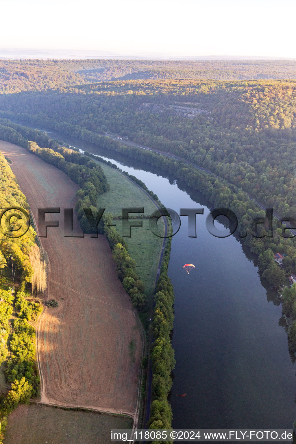 Vue aérienne de Moselle à Sexey-aux-Forges dans le département Meurthe et Moselle, France