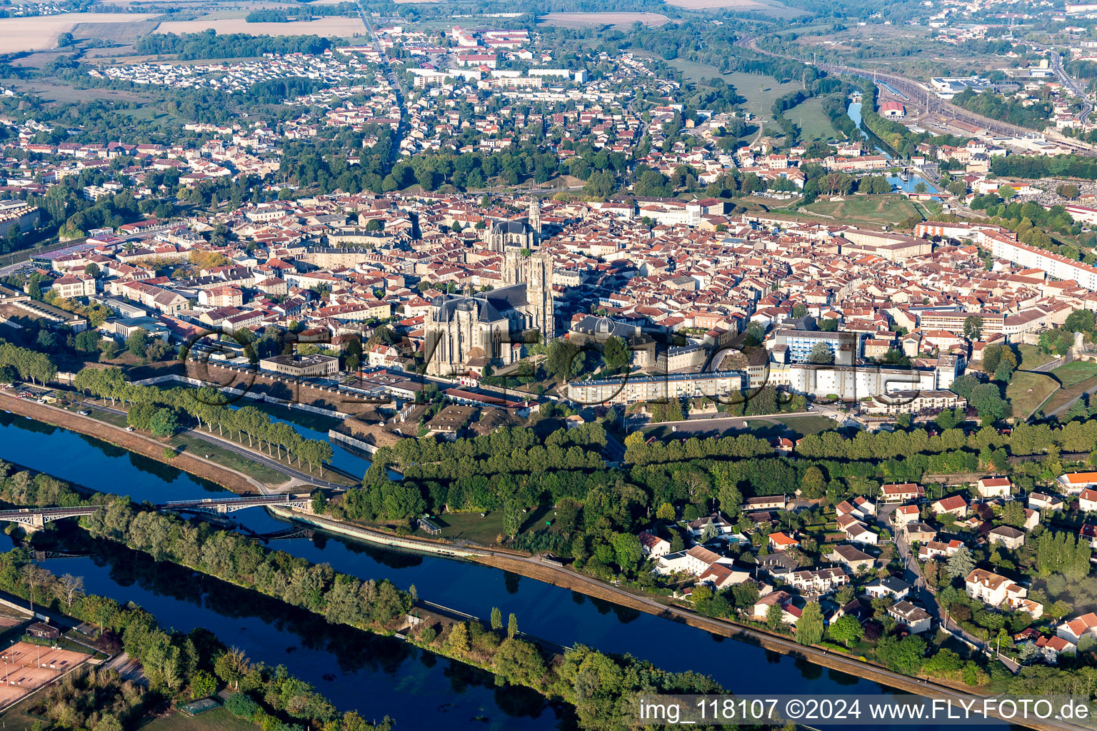 Vue oblique de Dommartin-lès-Toul dans le département Meurthe et Moselle, France