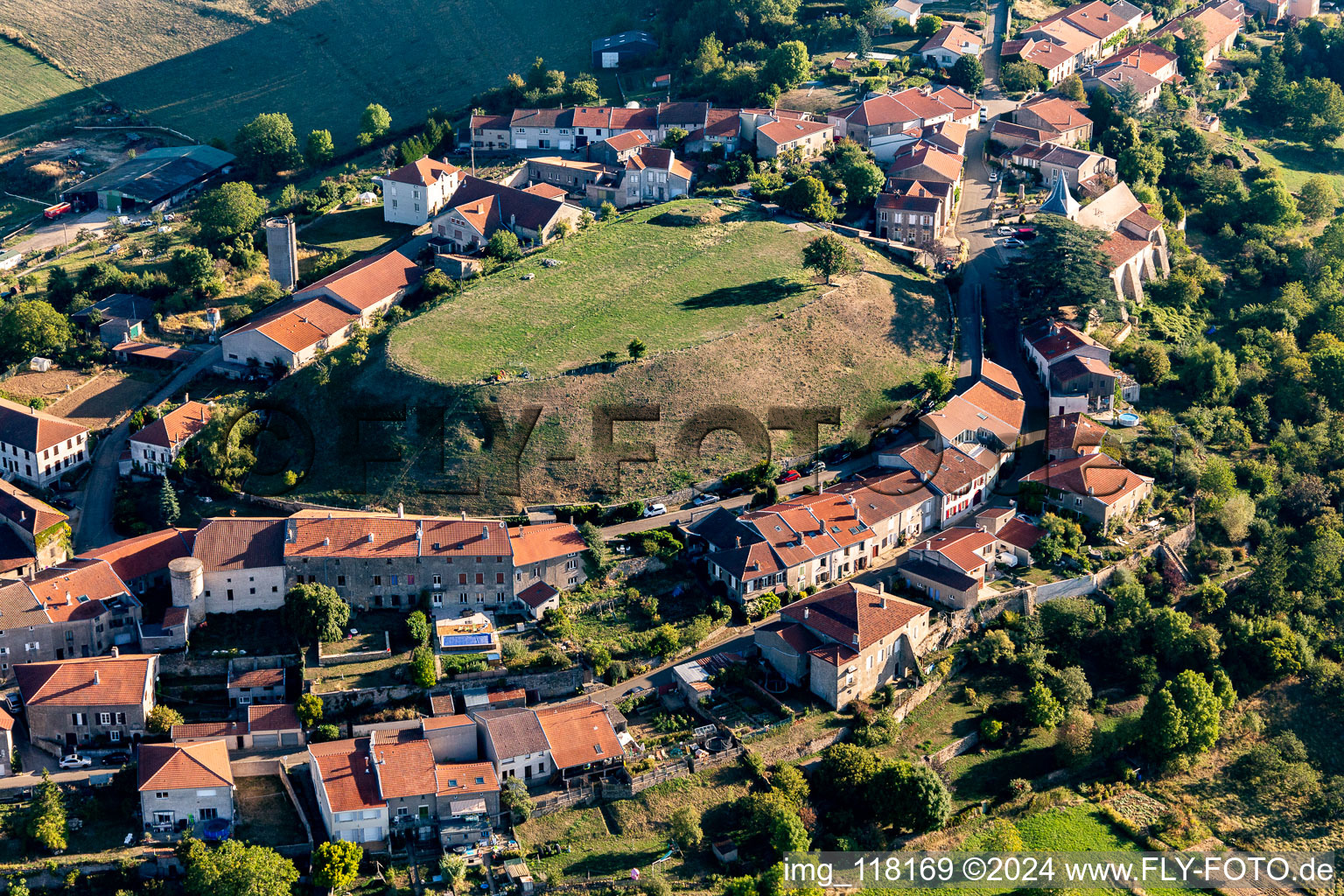 Vue aérienne de Village avec une décharge au centre à Amance dans le département Meurthe et Moselle, France