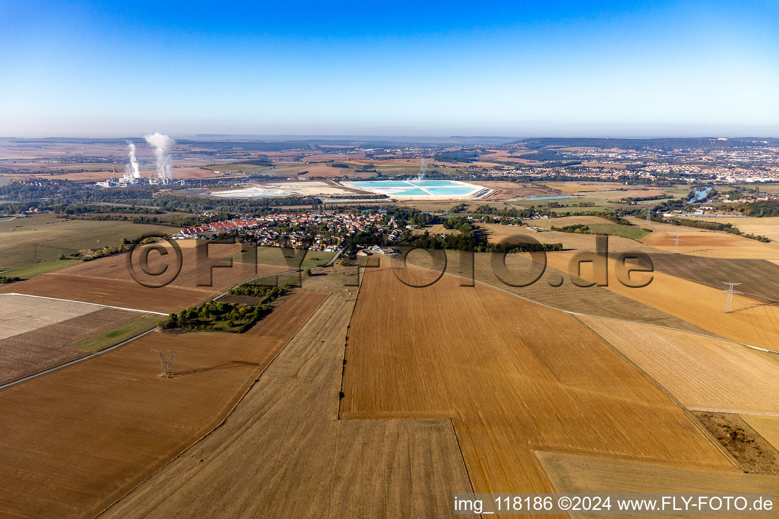 Vue aérienne de Bassins de gypse NOVA ARB à Art-sur-Meurthe dans le département Meurthe et Moselle, France