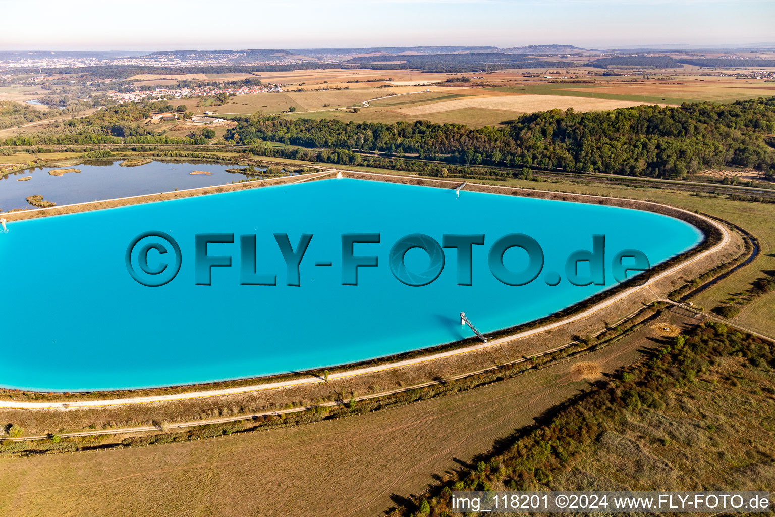 Vue aérienne de Bassins de gypse NOVA ARB à Saint-Nicolas-de-Port dans le département Meurthe et Moselle, France