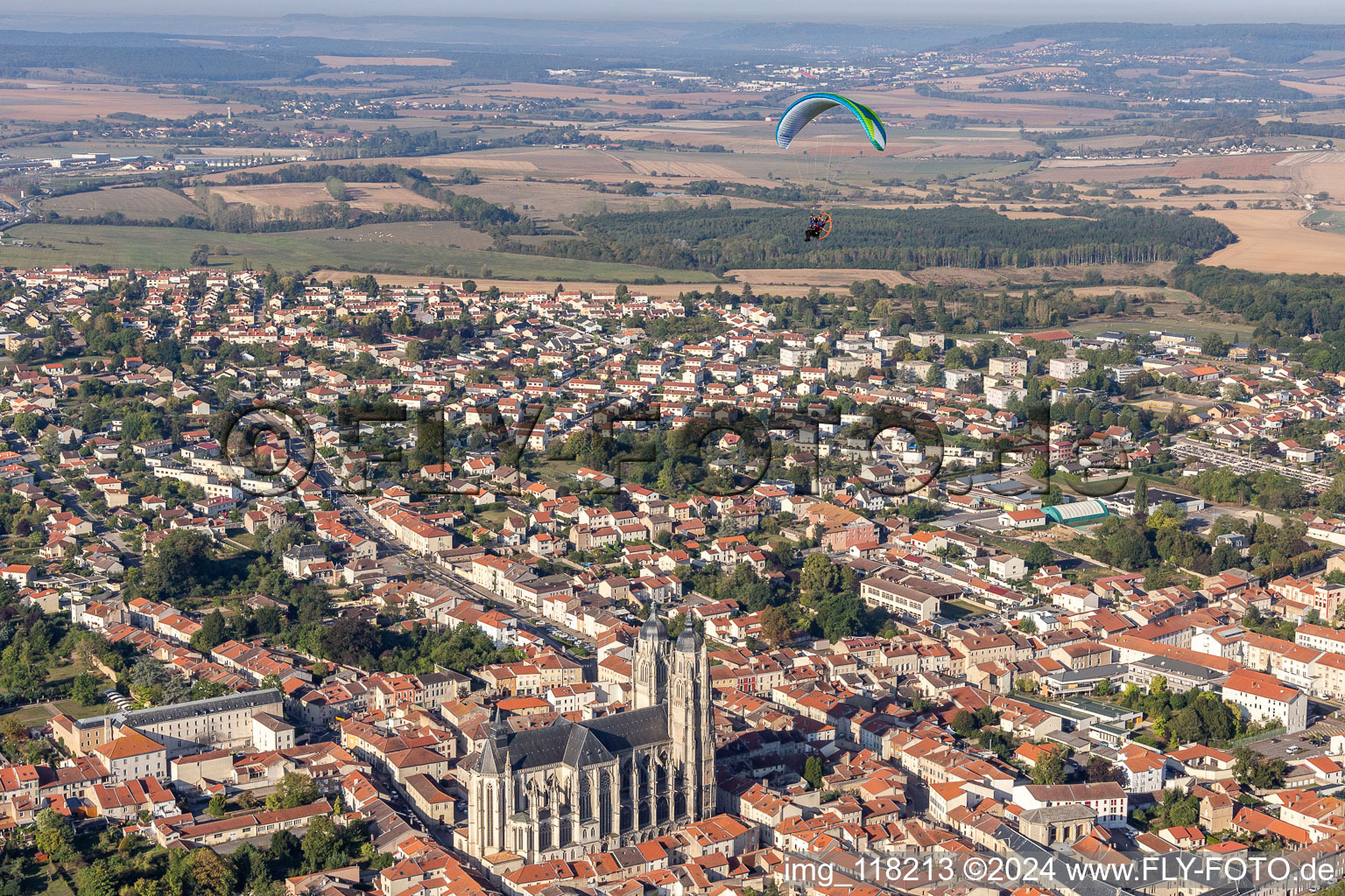 Photographie aérienne de Basilique de Saint-Nicolas-de-Port à Saint-Nicolas-de-Port dans le département Meurthe et Moselle, France