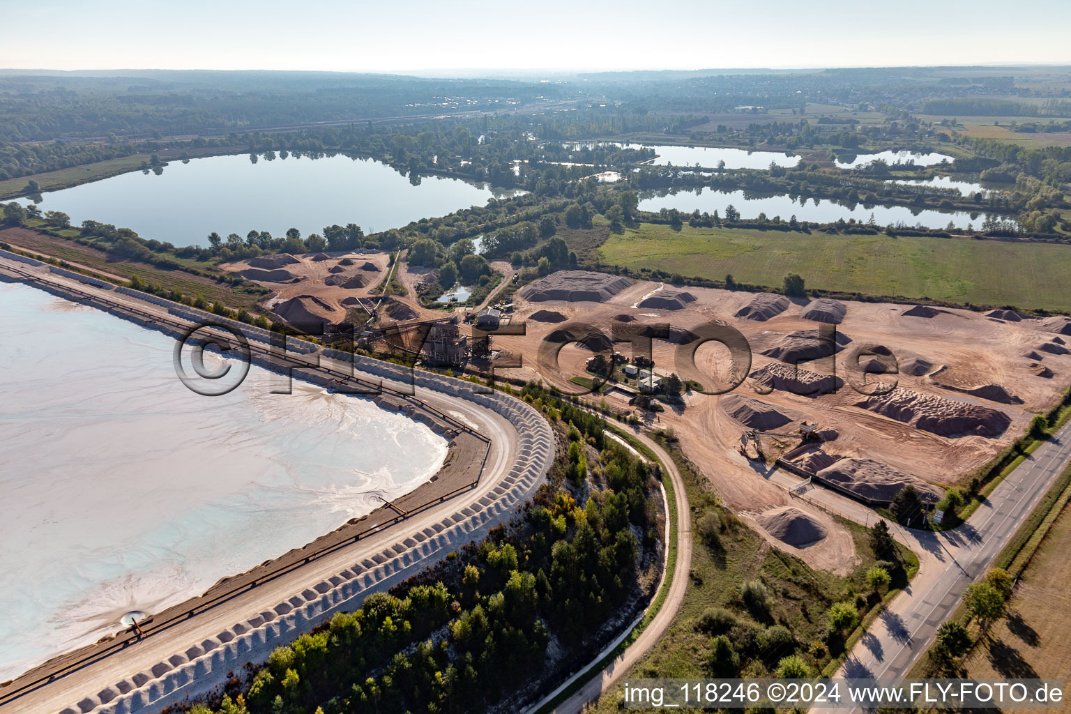 Vue d'oiseau de Marais salants à Rosières-aux-Salines dans le département Meurthe et Moselle, France