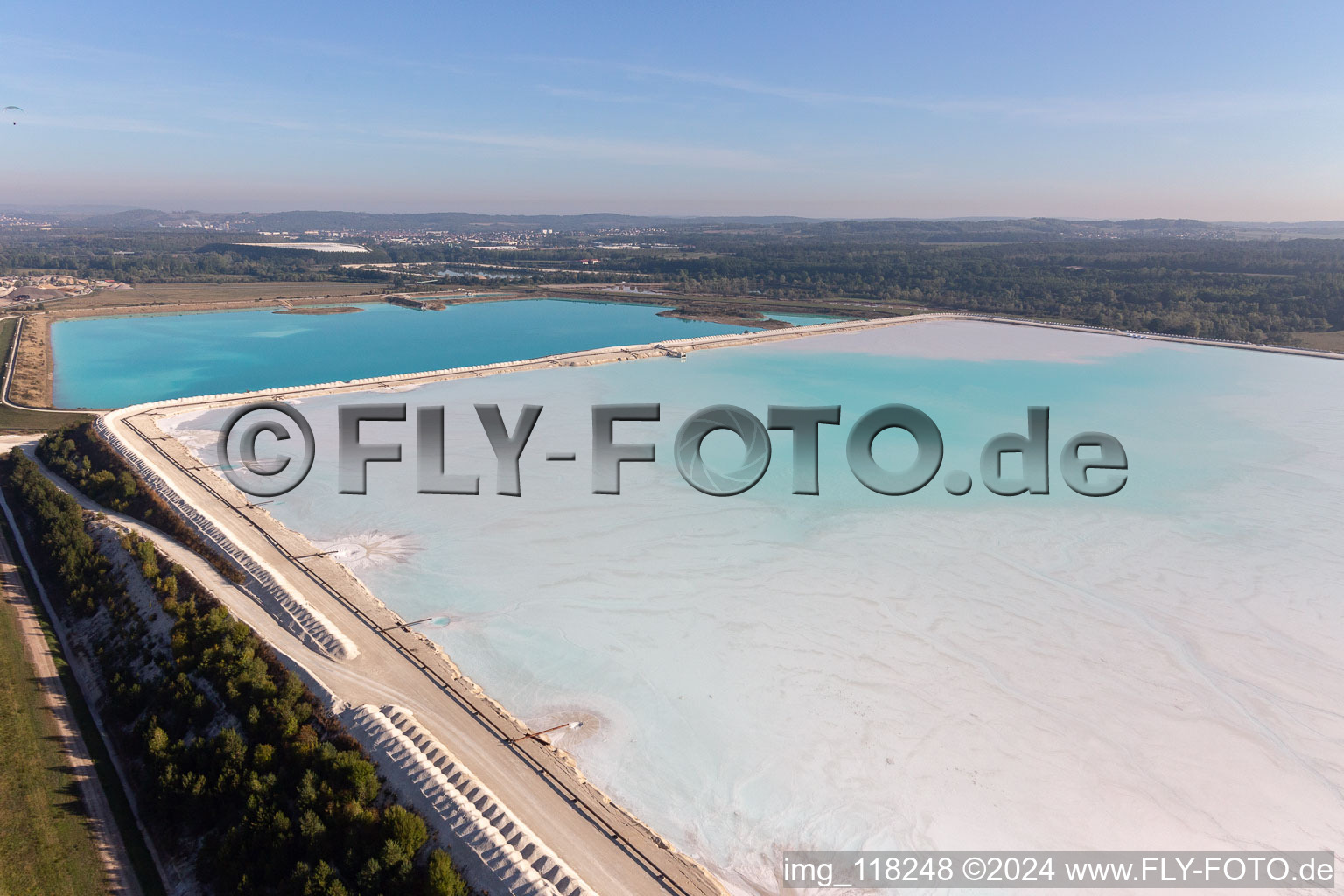 Enregistrement par drone de Marais salants à Rosières-aux-Salines dans le département Meurthe et Moselle, France