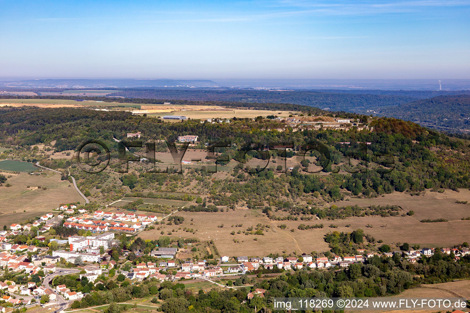 Vue aérienne de Bainville-sur-Madon dans le département Meurthe et Moselle, France