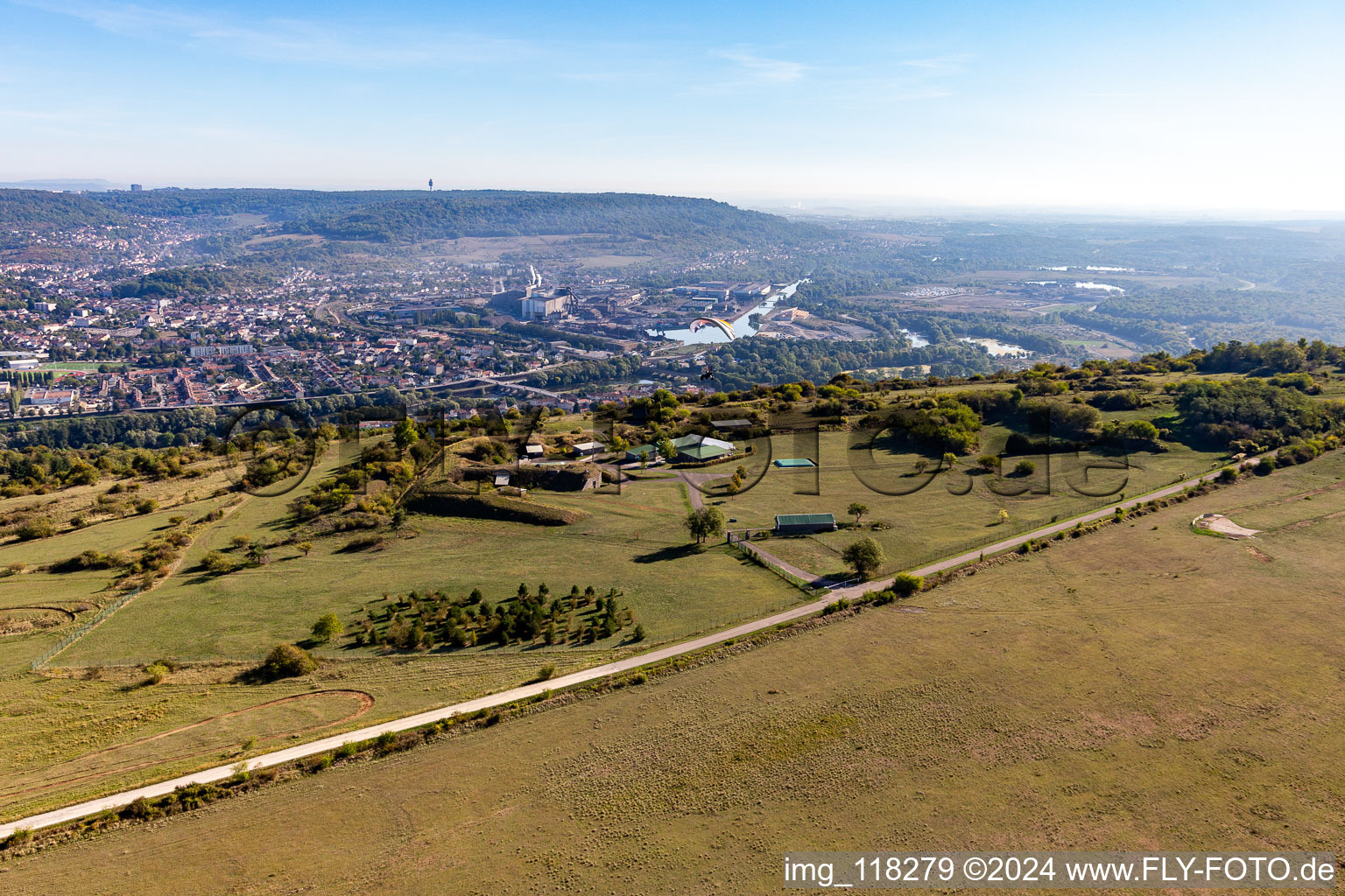 Vue oblique de Pont-Saint-Vincent dans le département Meurthe et Moselle, France