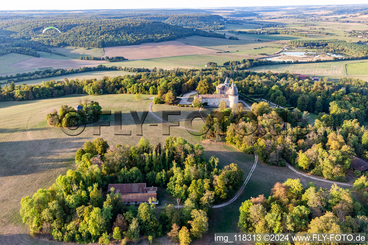 Vue aérienne de Château de Bourlémont à Frebécourt dans le département Vosges, France