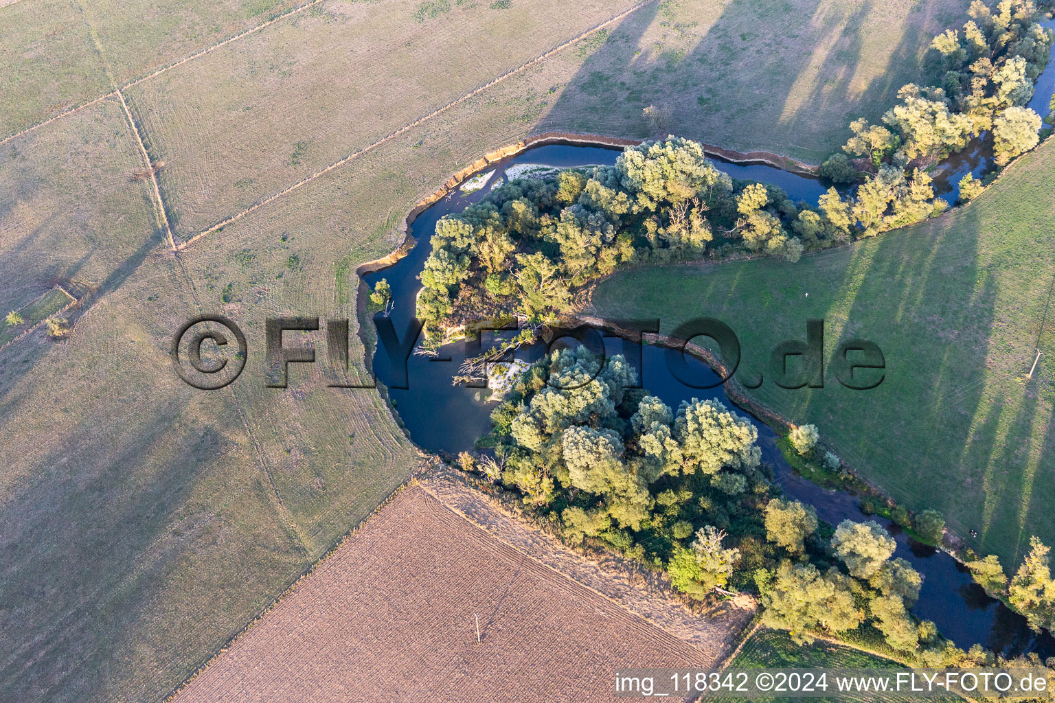 Vue aérienne de La Meuse/La Meuse à Maxey-sur-Meuse dans le département Vosges, France