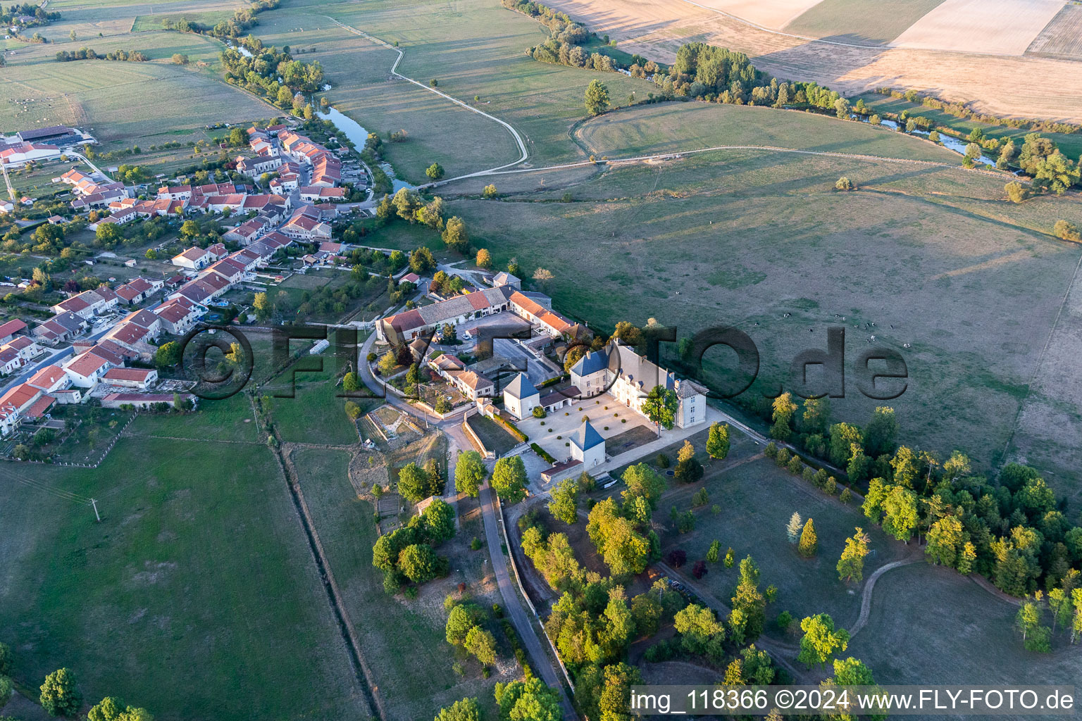 Photographie aérienne de Château de Montbras à Montbras dans le département Meuse, France