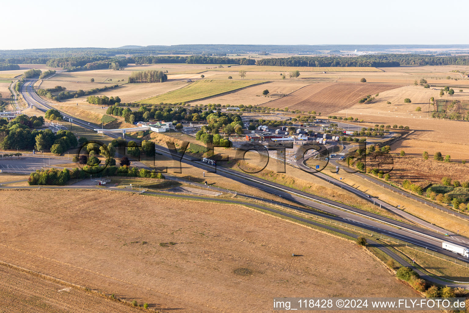 Vue aérienne de Aire de service A31 Aire de Sandaucourt à Sandaucourt dans le département Vosges, France