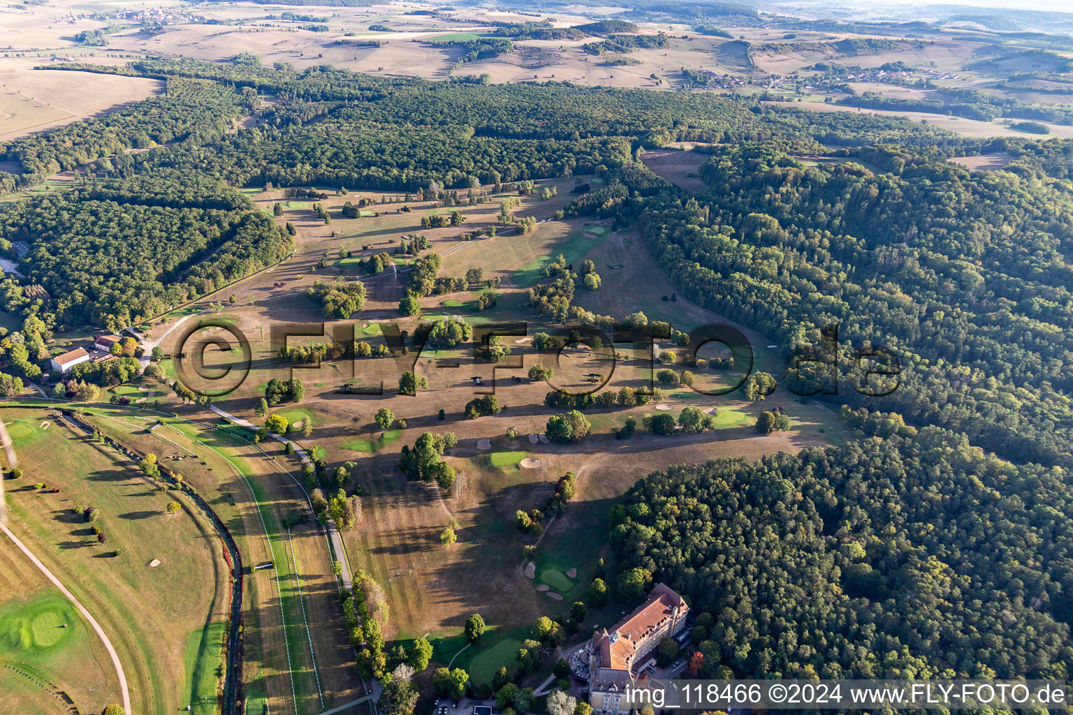 Vue aérienne de Club Med Vittel Golf Ermitage à Vittel dans le département Vosges, France