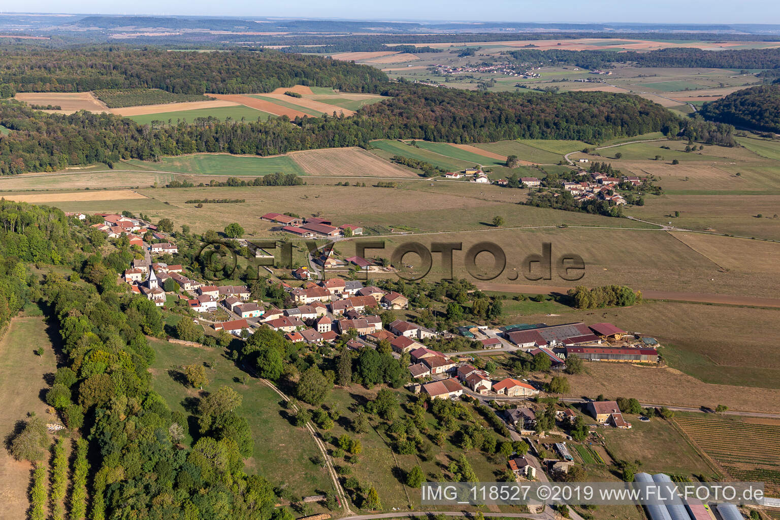 Vue aérienne de Vouxey dans le département Vosges, France