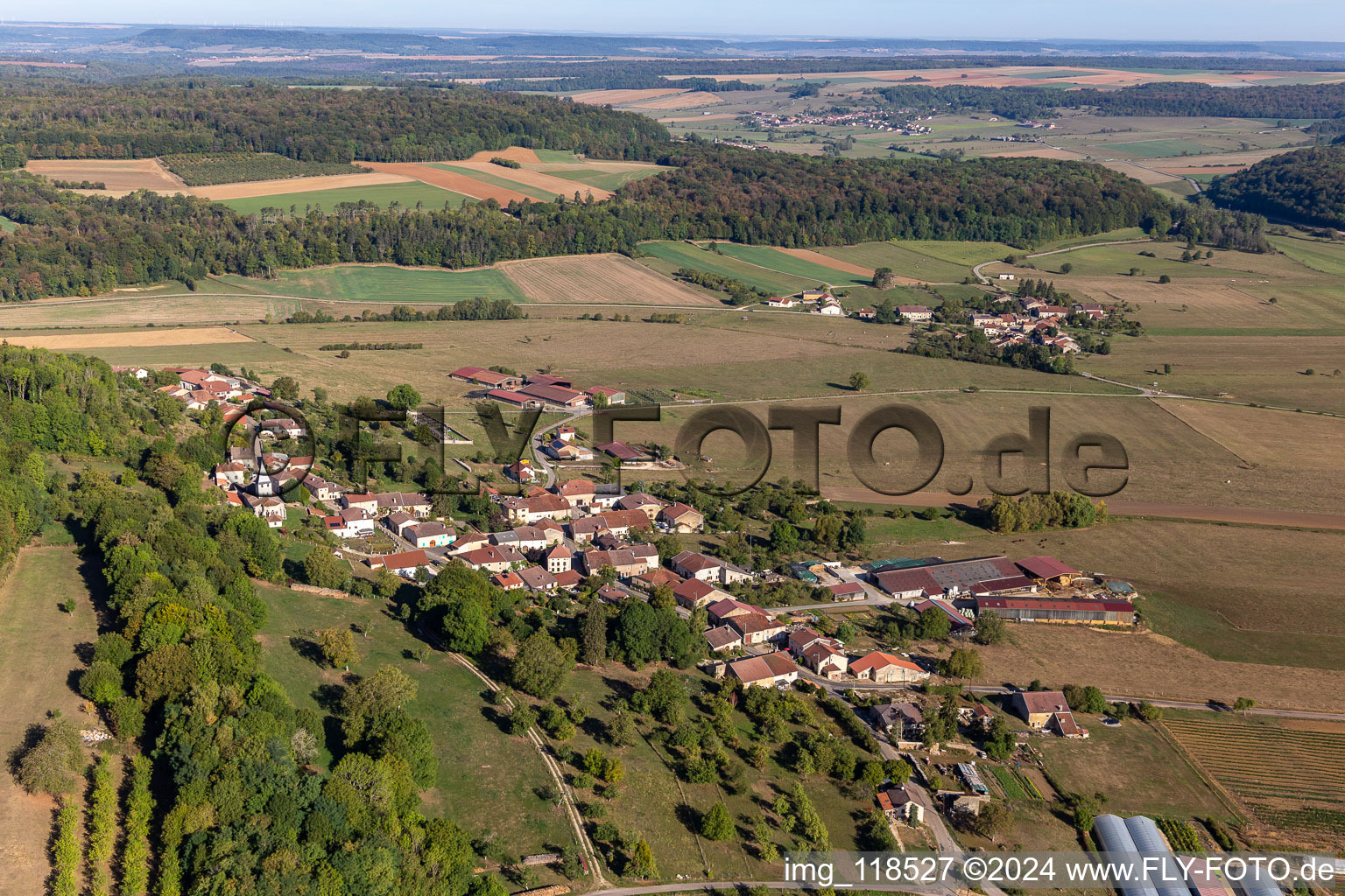 Vue aérienne de Vouxey dans le département Vosges, France