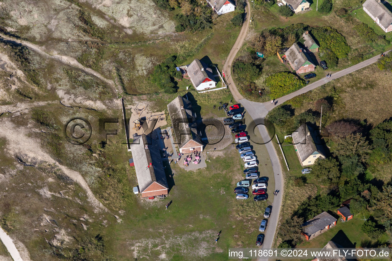 Vue aérienne de École, Sønderho Skole à Fanø dans le département Syddanmark, Danemark