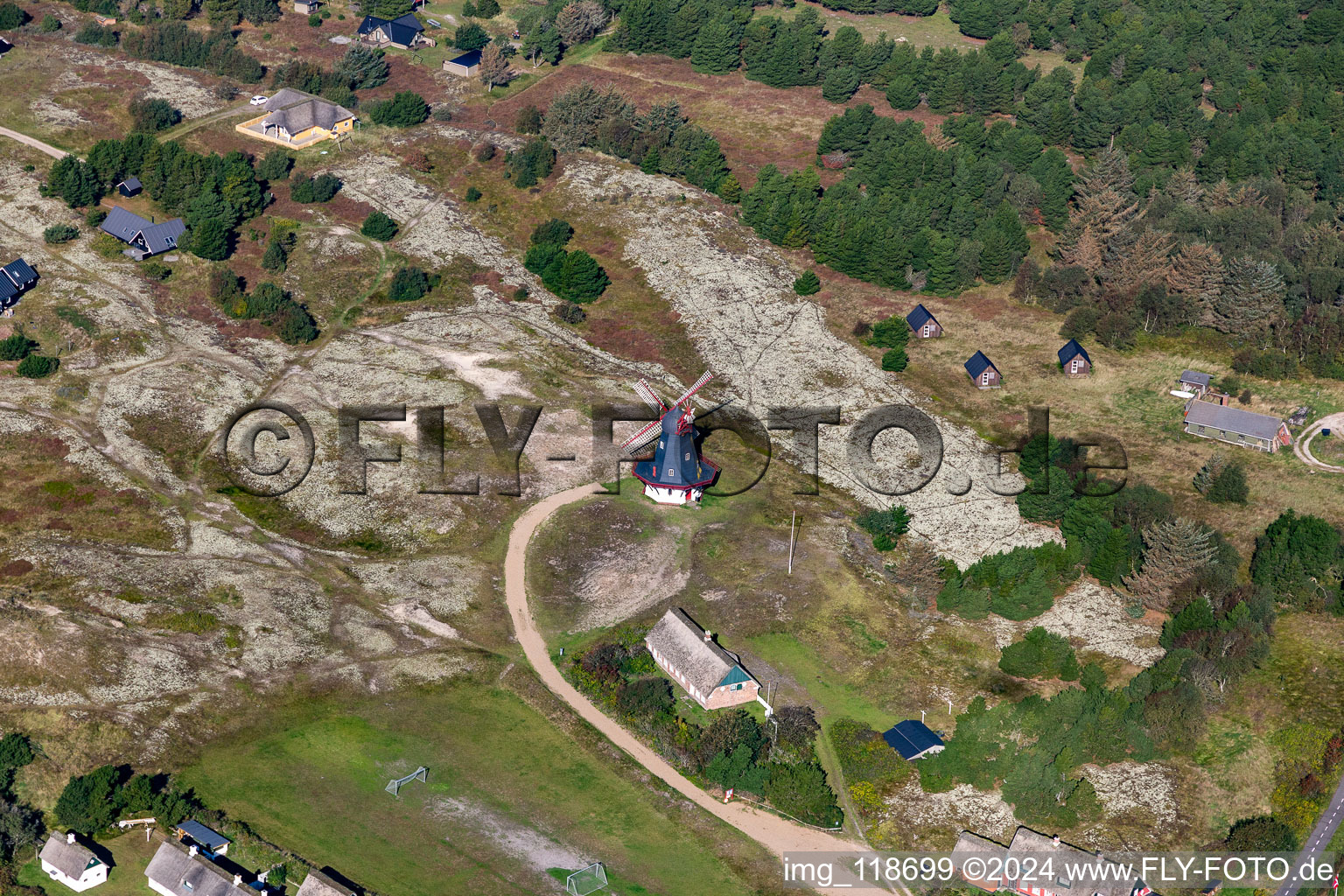 Vue aérienne de Moulin à vent de Sønderho/ Sønderho Mølle à Fanø dans le département Syddanmark, Danemark