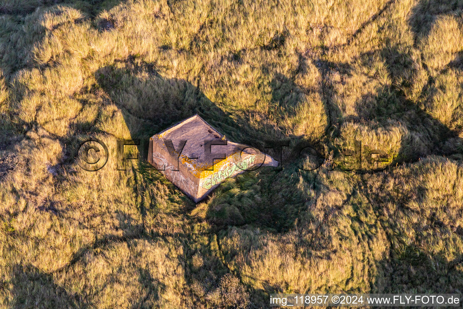 Photographie aérienne de Bunkers sur la côte ouest à Fanø dans le département Syddanmark, Danemark