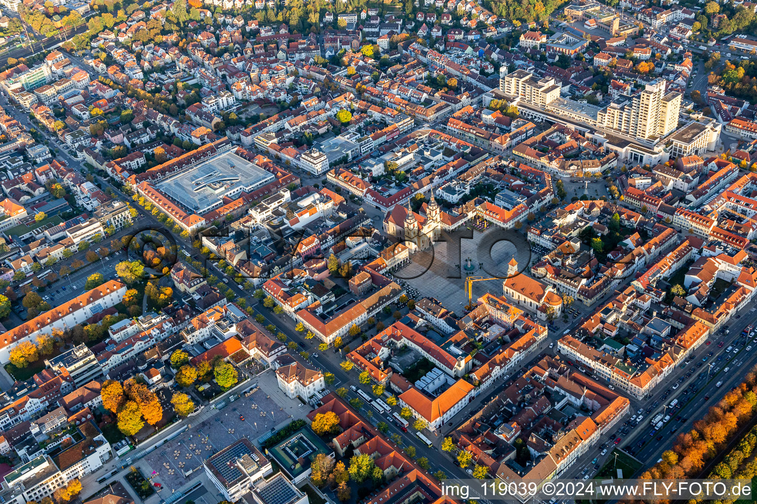 Vue aérienne de Marché à le quartier Ludwigsburg-Mitte in Ludwigsburg dans le département Bade-Wurtemberg, Allemagne