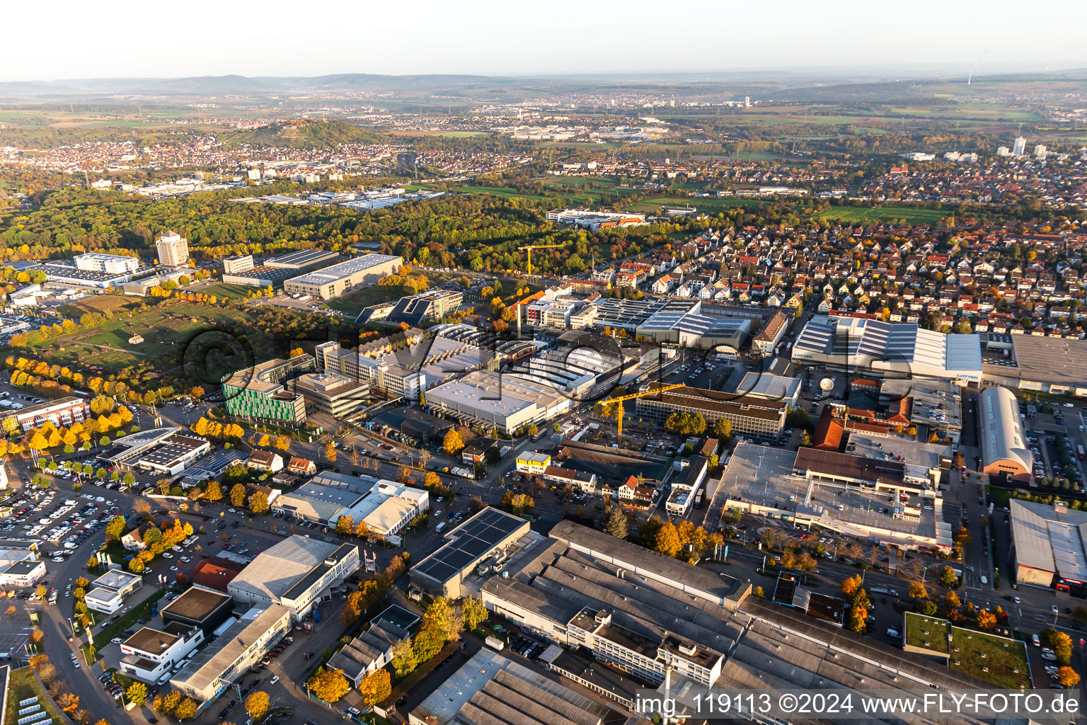 Vue aérienne de Zone industrielle ouest à le quartier Pflugfelden in Ludwigsburg dans le département Bade-Wurtemberg, Allemagne