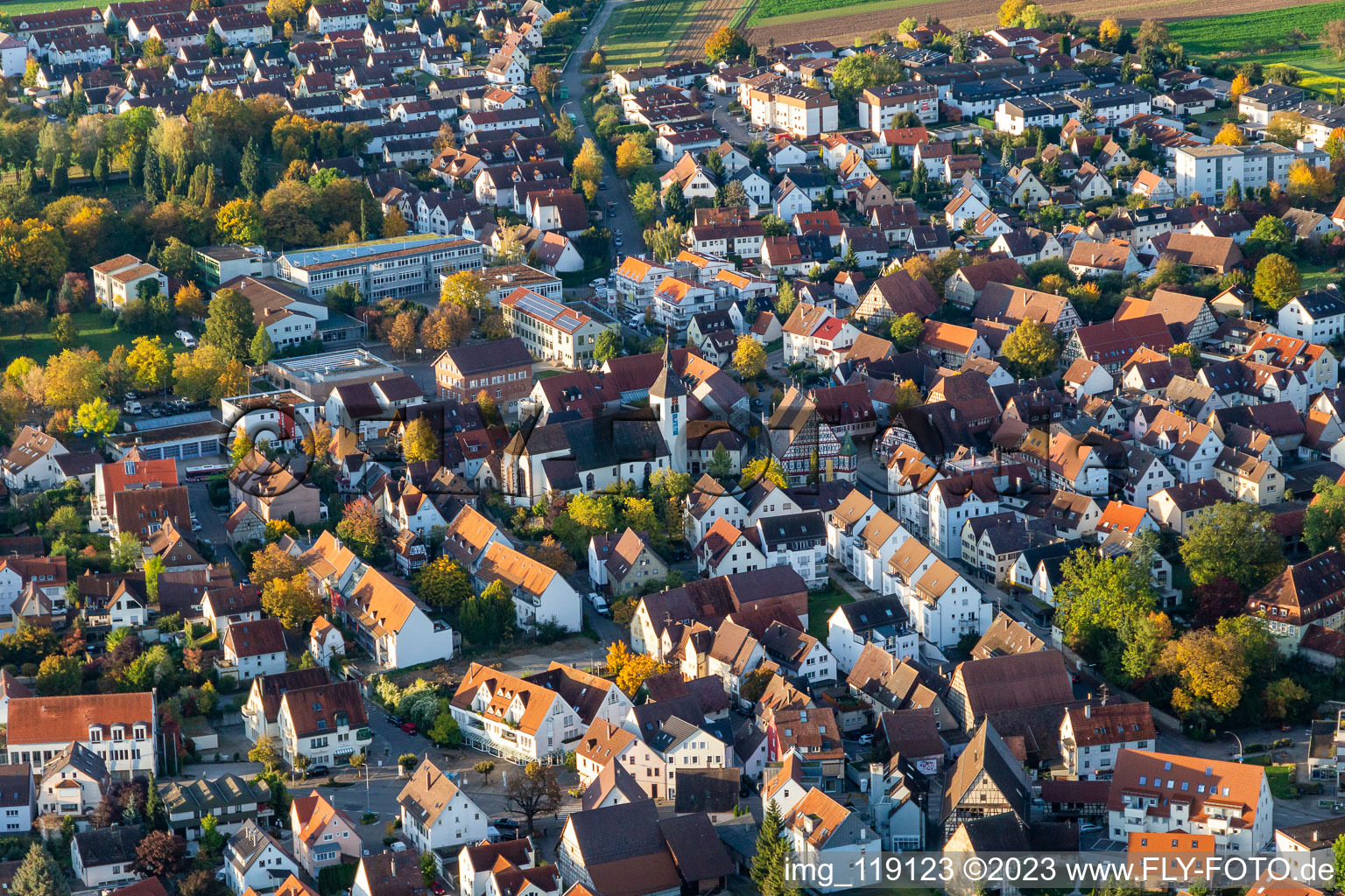 Vue aérienne de L'hôtel de ville à Korntal-Münchingen dans le département Bade-Wurtemberg, Allemagne