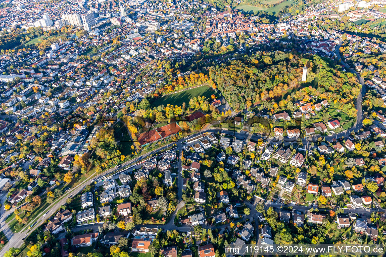 Vue aérienne de Ensemble de terrains de sport sur l'Engelbergwiesen avec département tennis SV Leonberg / Eltingen à Leonberg dans le département Bade-Wurtemberg, Allemagne