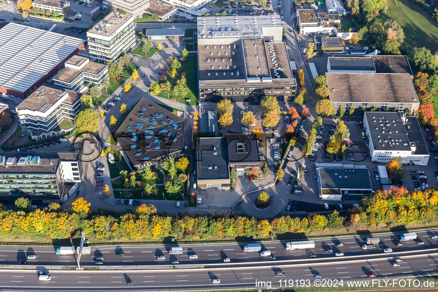 Vue aérienne de Trumpf GmbH à le quartier Hausen in Ditzingen dans le département Bade-Wurtemberg, Allemagne