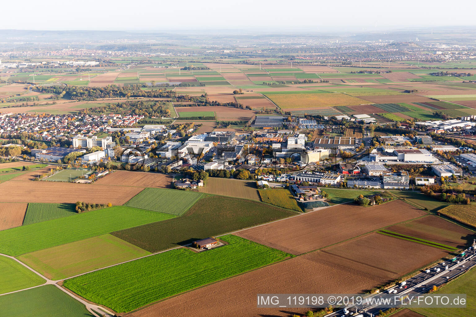 Vue aérienne de Zone industrielle sur l'A81 à Korntal-Münchingen dans le département Bade-Wurtemberg, Allemagne