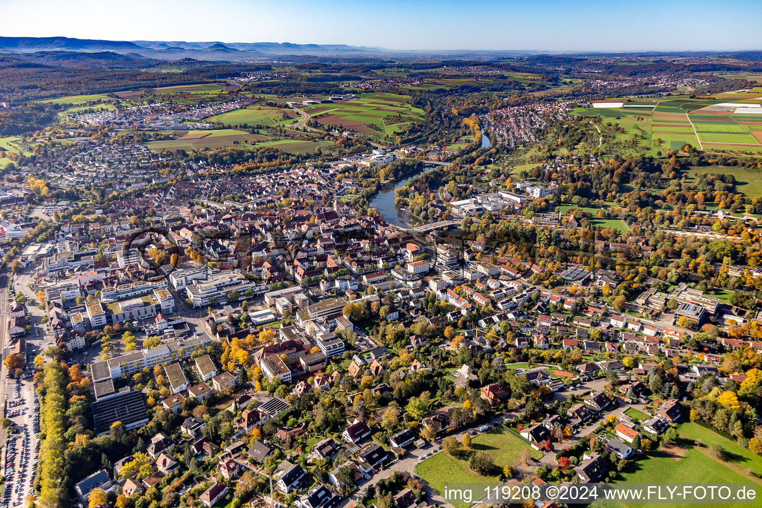 Vue aérienne de Zone riveraine du fleuve Neckar à Nürtingen dans le département Bade-Wurtemberg, Allemagne