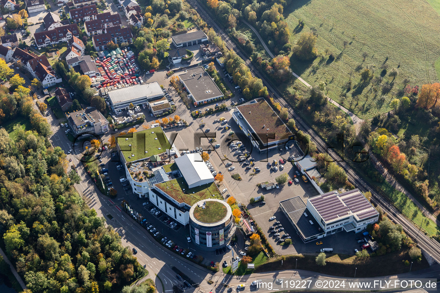 Vue aérienne de Implantation d'une zone industrielle et d'une entreprise de cimenterie à Nürtingen dans le département Bade-Wurtemberg, Allemagne