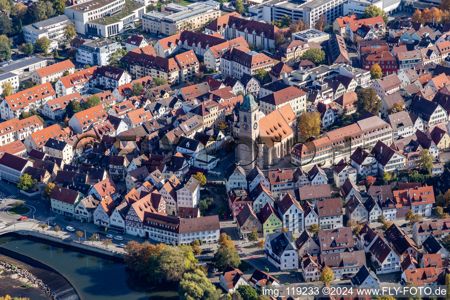 Vue aérienne de Vieille ville et centre-ville à Nürtingen dans le département Bade-Wurtemberg, Allemagne