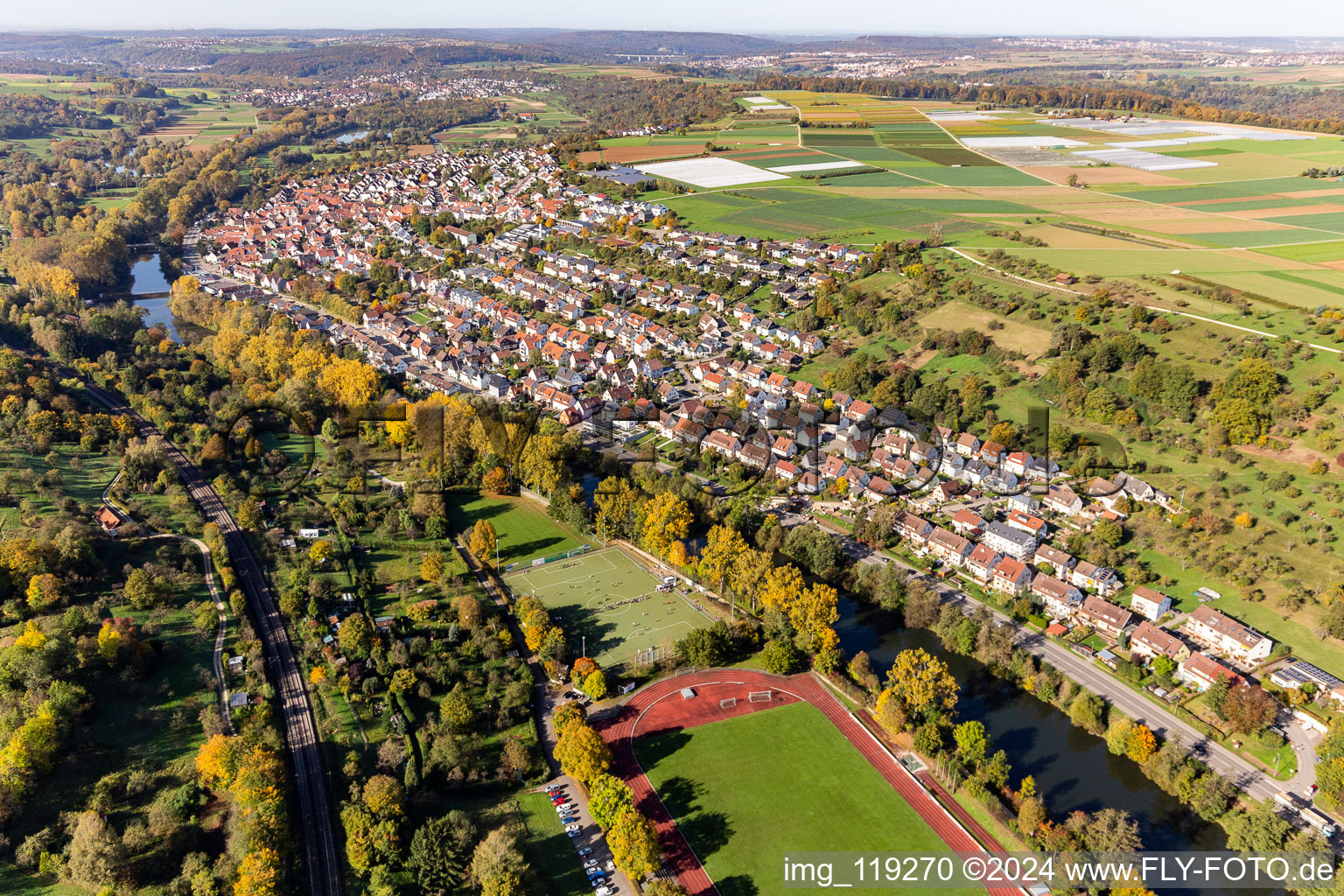 Vue aérienne de Quartier de Neckarhausen à Nürtingen dans le département Bade-Wurtemberg, Allemagne