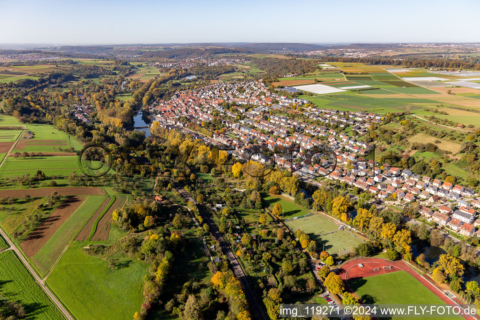 Photographie aérienne de Quartier de Neckarhausen à Nürtingen dans le département Bade-Wurtemberg, Allemagne