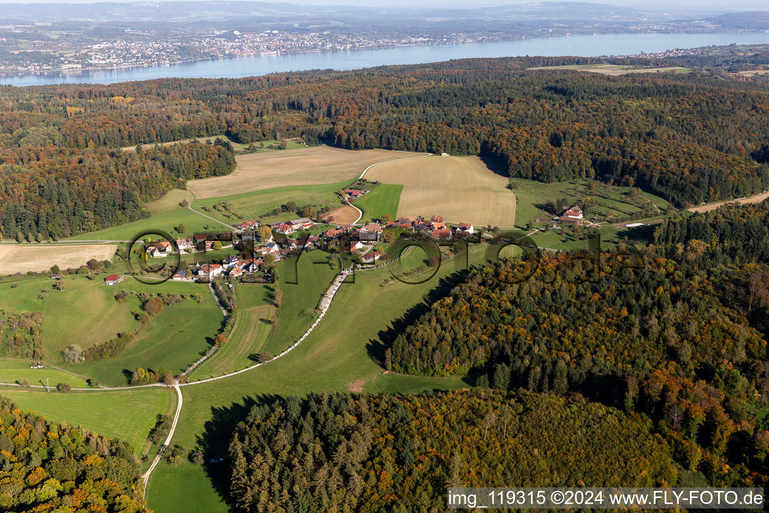 Vue aérienne de Château Freudental - Hôtel Allensbach - Golf Allensbach - Festivités Allensbach à le quartier Freudental in Allensbach dans le département Bade-Wurtemberg, Allemagne