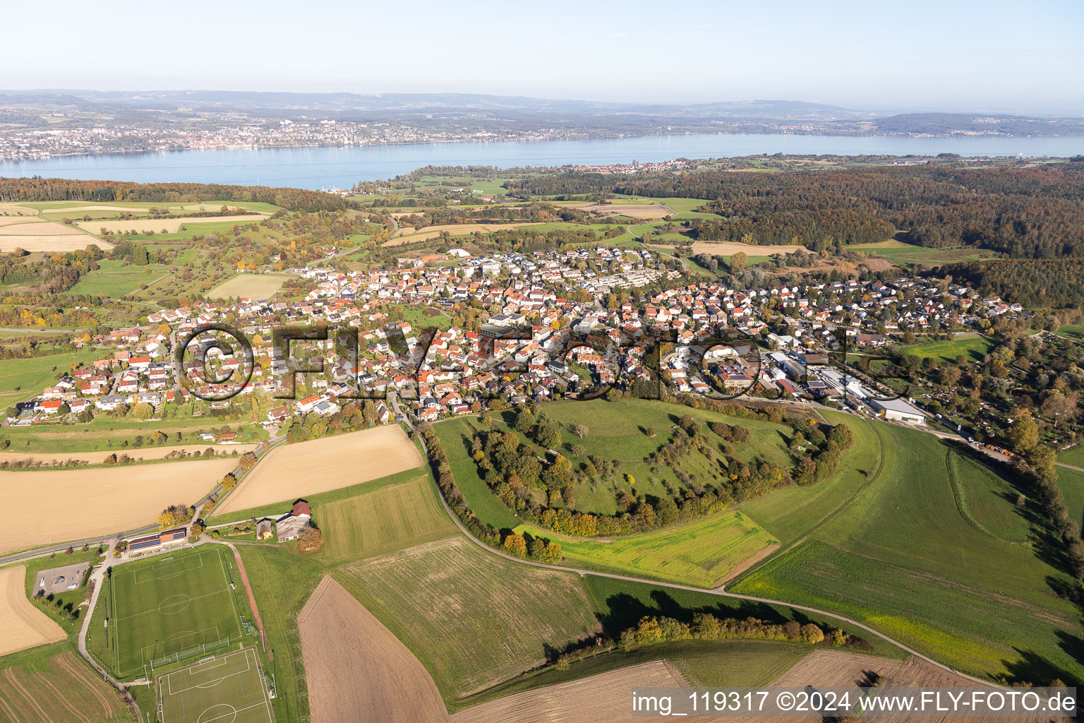 Vue aérienne de Quartier Dettingen in Konstanz dans le département Bade-Wurtemberg, Allemagne