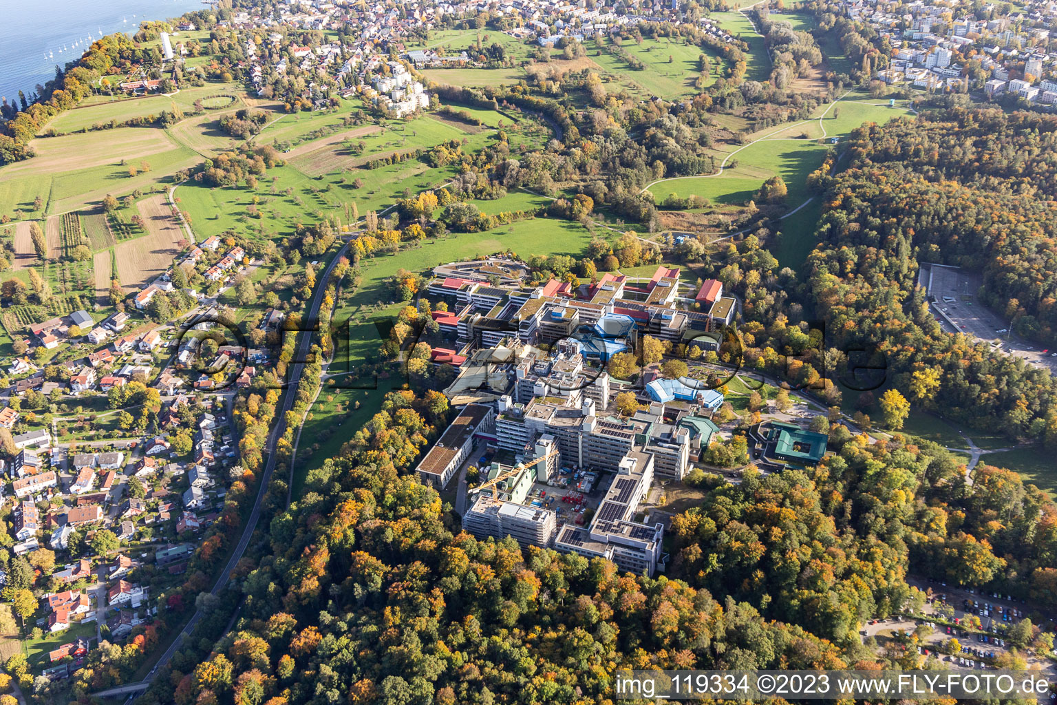 Vue aérienne de Campus universitaire « Université Konstanz » sur la Universitätsstrasse à le quartier Egg in Konstanz dans le département Bade-Wurtemberg, Allemagne