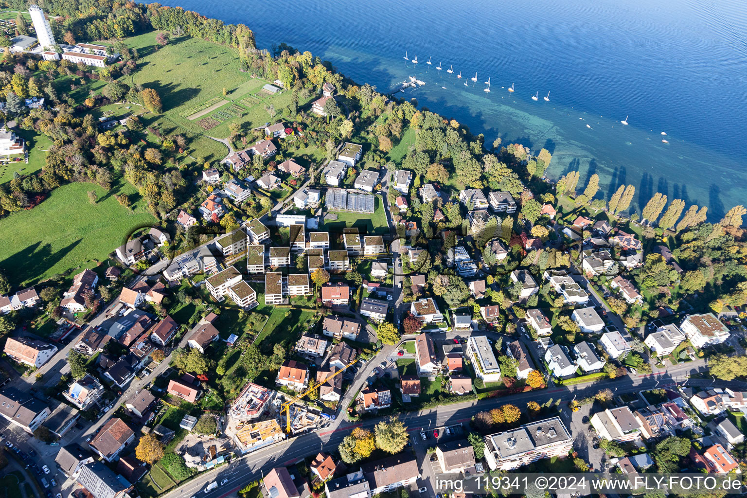 Vue aérienne de Zones riveraines de la région du lac de Constance à le quartier Allmannsdorf in Konstanz dans le département Bade-Wurtemberg, Allemagne