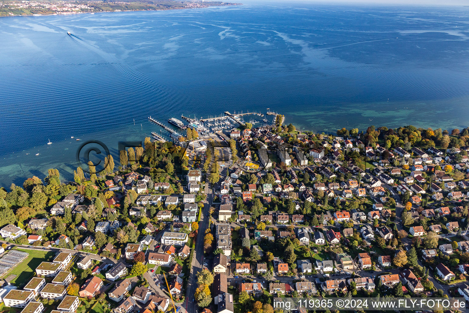 Photographie aérienne de Quai de ferry Konstanz-Meersburg dans le quartier de Staad à le quartier Allmannsdorf in Konstanz dans le département Bade-Wurtemberg, Allemagne