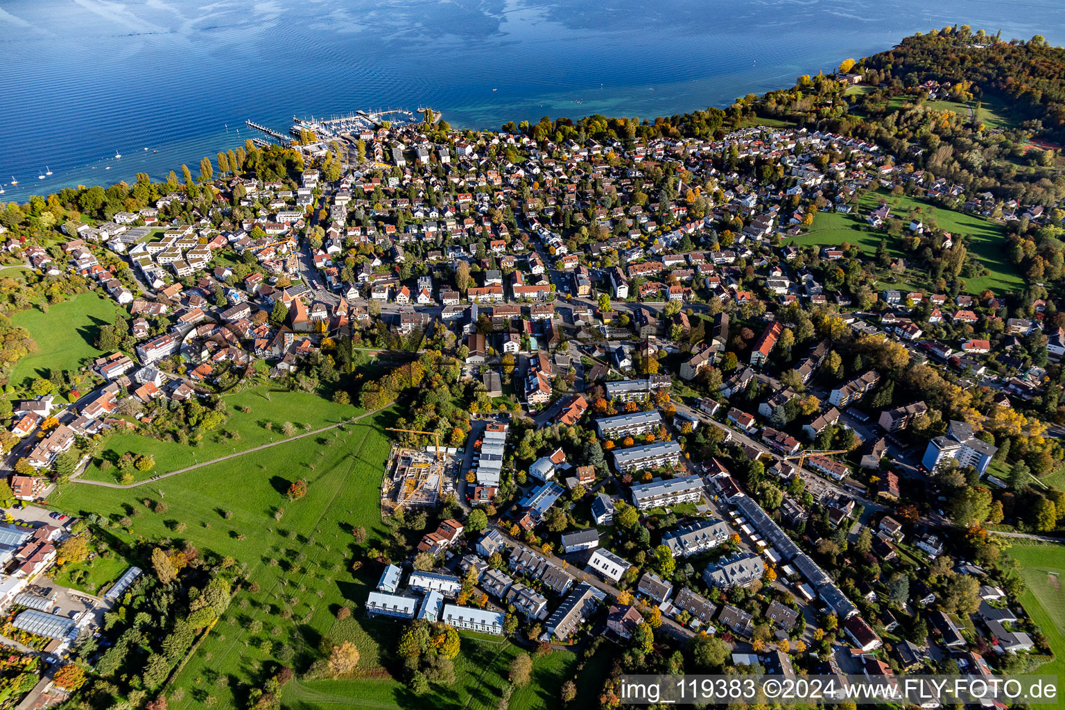 Zones riveraines de la région du lac de Constance à le quartier Allmannsdorf in Konstanz dans le département Bade-Wurtemberg, Allemagne d'en haut