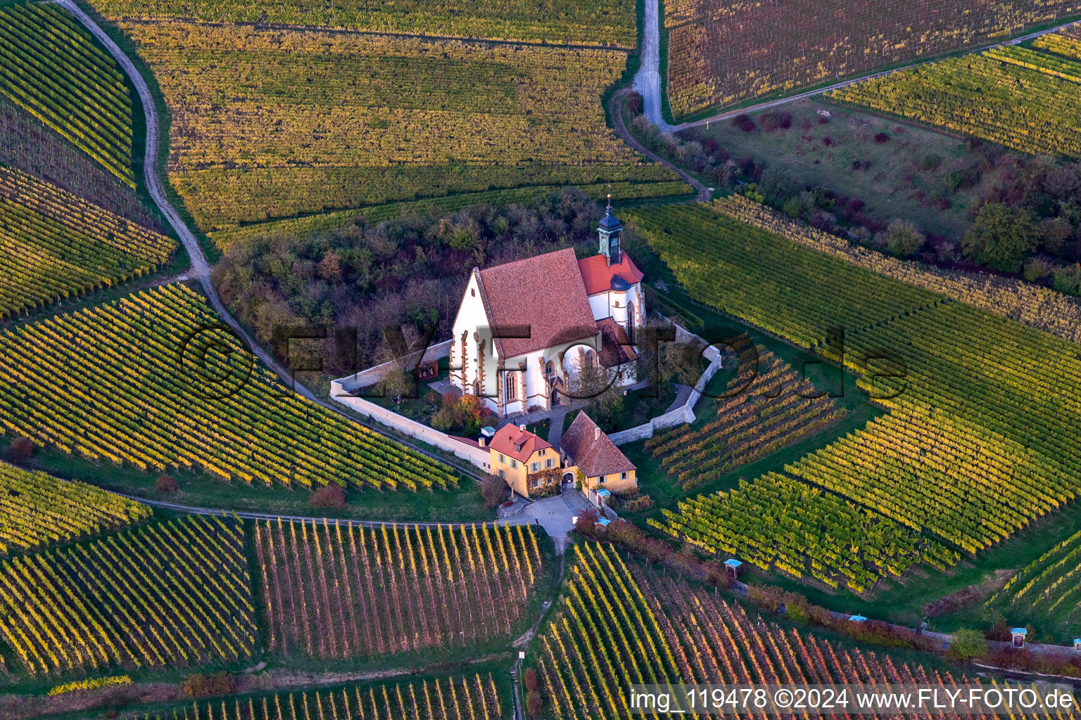 Chapelle de l'église de pèlerinage de Maria im Weingarten à Volkach dans le département Bavière, Allemagne hors des airs